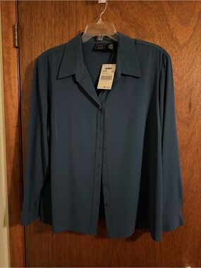 NWT Laura Scott 26 W Women’s Blue Long Sleeve Button-Up Shirt